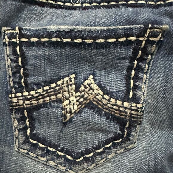 Miss Me denim brand size 27 boyfriend capri. Style # JB1026P4 Embellished - Picture 6 of 9